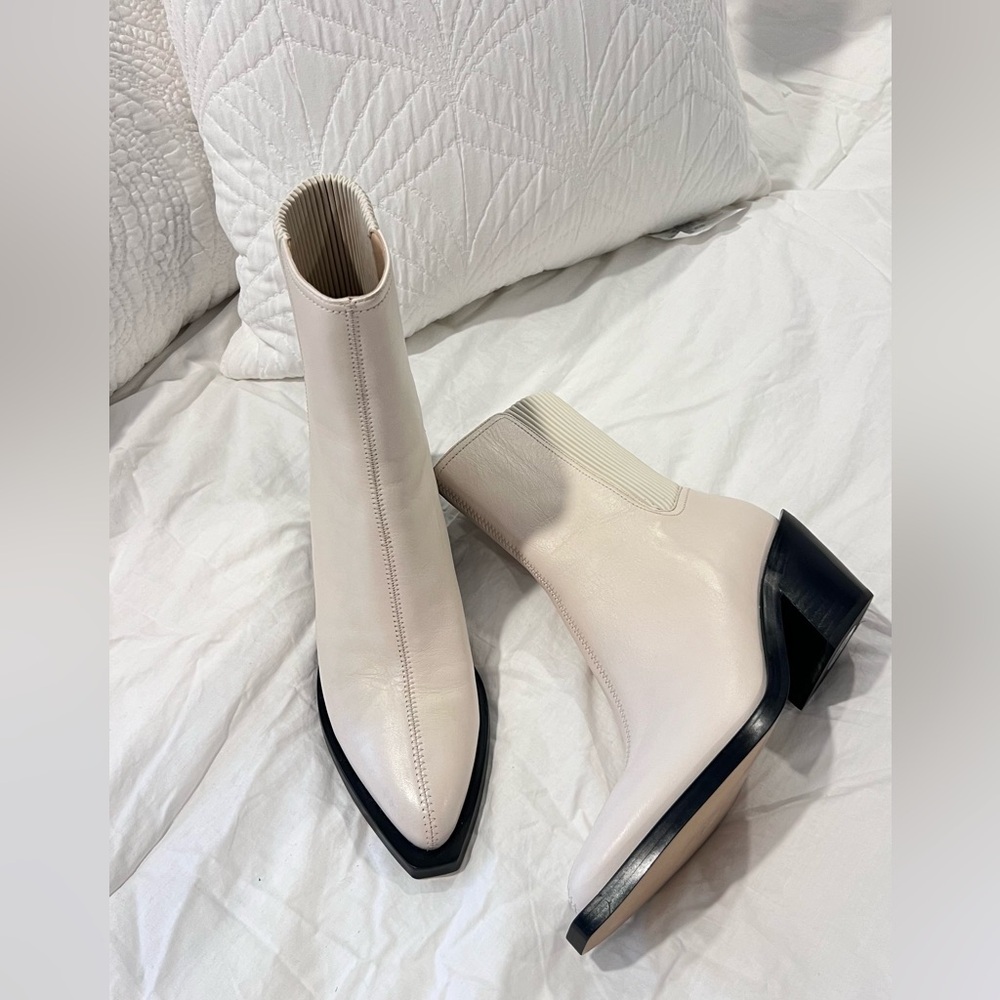 COACH Women's Prestyn Pointed Toe Chelsea Booties NEW